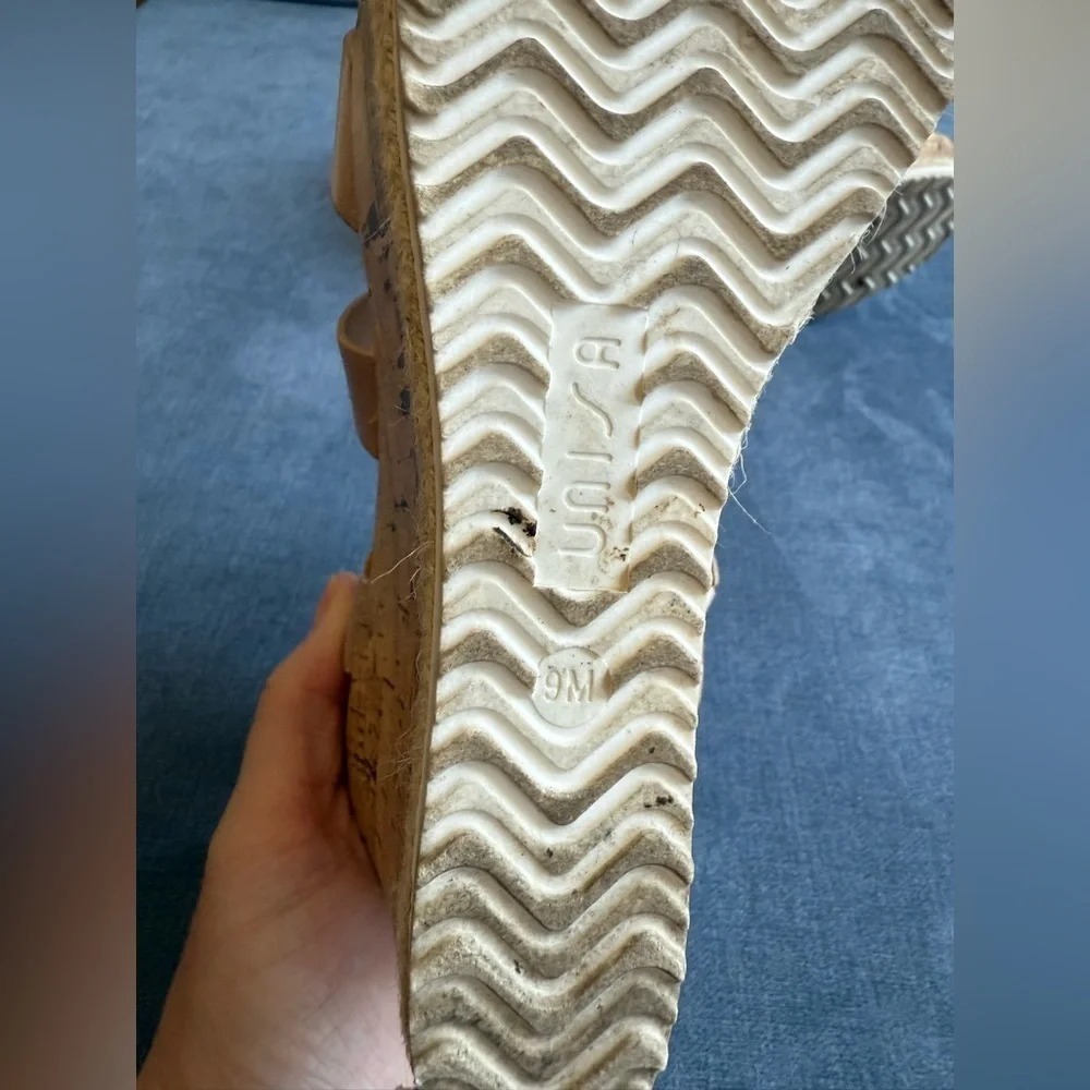 Unisa Wedge Sandals Women’s SZ 9M Cork Espadrille Nude Adjustable Strap Summer